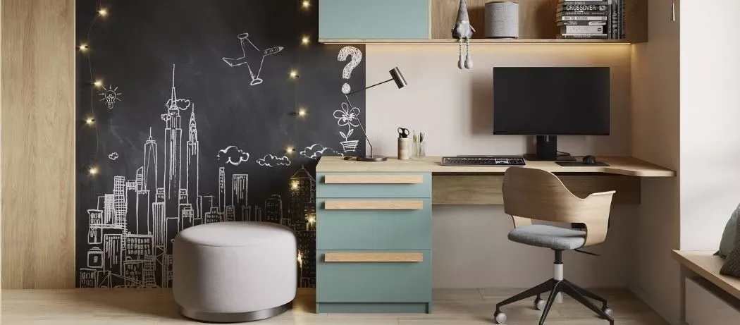 Когда выгоднее купить уголок школьника