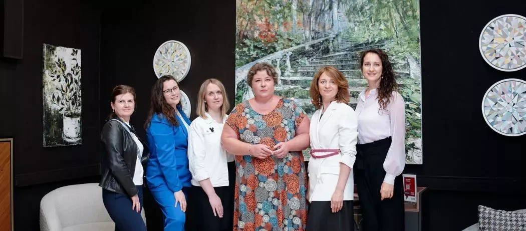 Mr.Doors поздравила с днем рождения арт-галерею DC Gallery