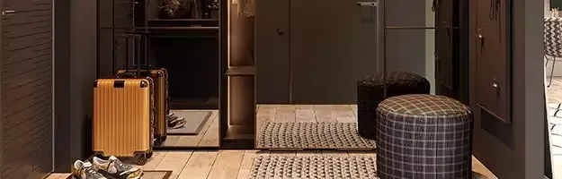 А если молотком ударить?