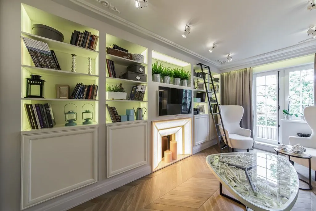 Французская гостиная с русским пейзажем