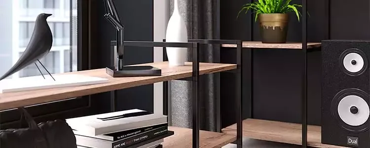 Неординарный и узнаваемый.