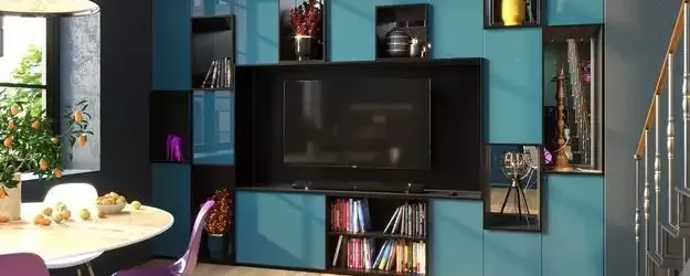 Как открыть дверцу, на которой нет ручек?