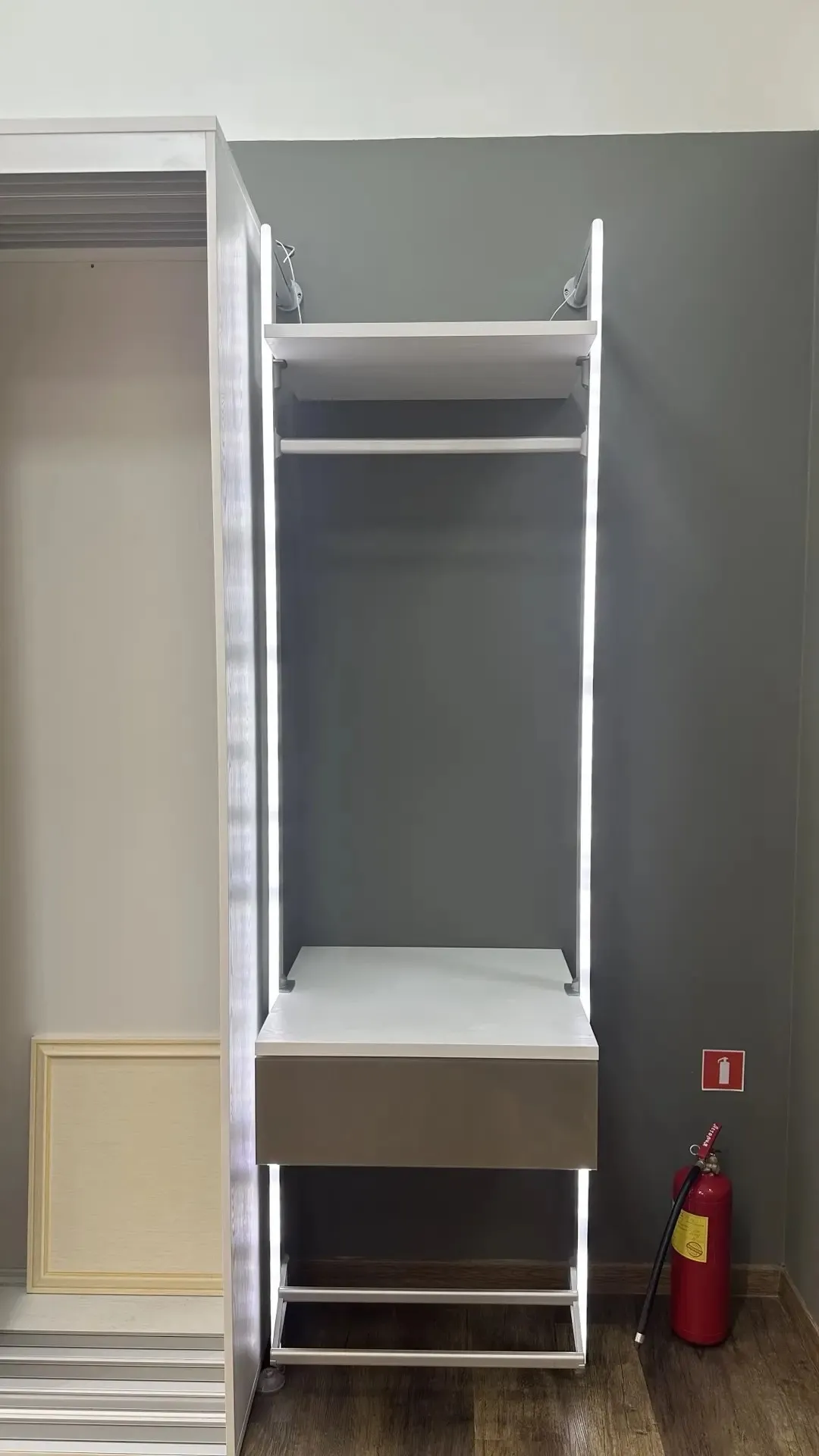 Стойка Loft 24 (арт. 8980)