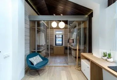 Прозрачная гардеробная в передаче «Дачный ответ», фото