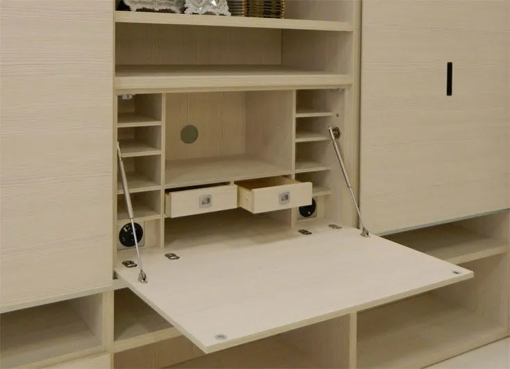 Cекретер за раздвижными фасадами фото