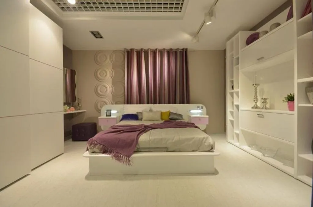 Белый спальный гарнитур*