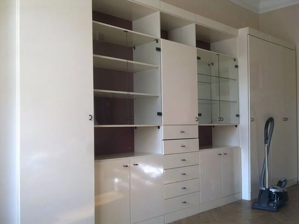 Отреставрированная советская стенка*