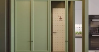 Фото зеленой прихожей с распашным шкафом, мебель на заказ MrDoors