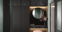 фото темной прихожей с реечными фасадами, мебель на заказ MrDoors