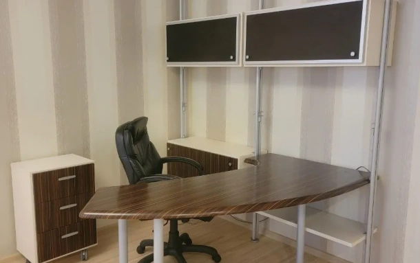 Рабочий стол с выкатной тумбой (арт. 8829)